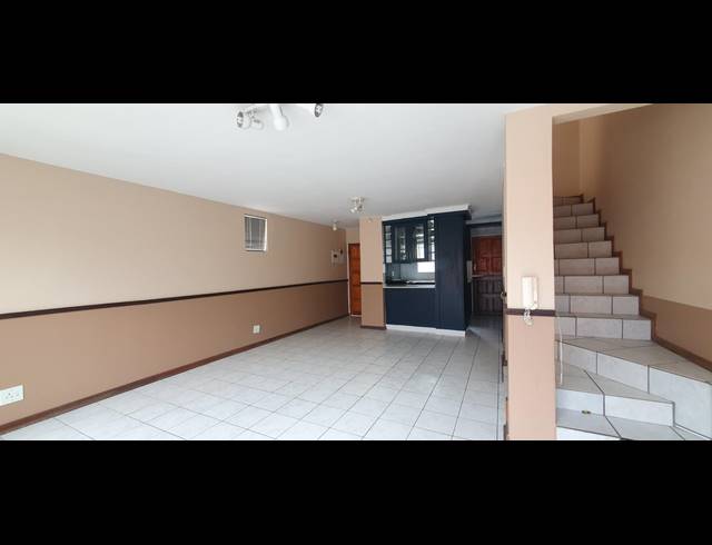 2 BEDROOM TOWNHOUSE FOR SALE IN WINCHESTER HILLS